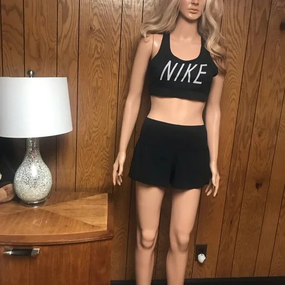 Lululemon Short Black-Size 6 -Good Condition - Picture 11 of 14